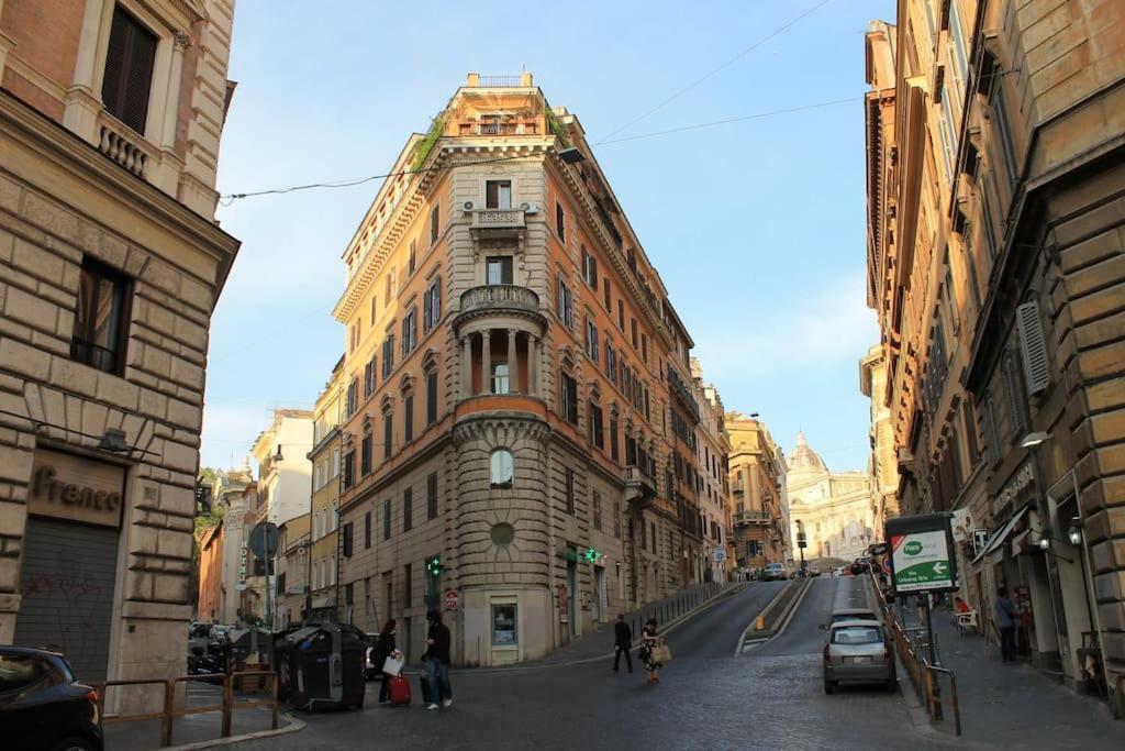 Near Colosseum By Varental 2Br + 1Sb 로마 외부 사진